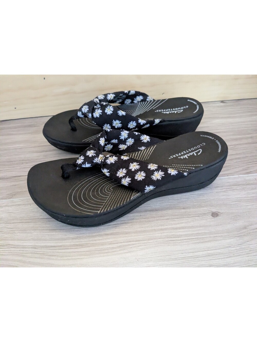 Clarks Cloudsteppers Black Floral Thong Wedge Sandals Women's US 7 M